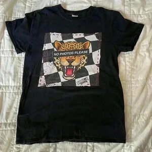 Black graphic t-shirt small